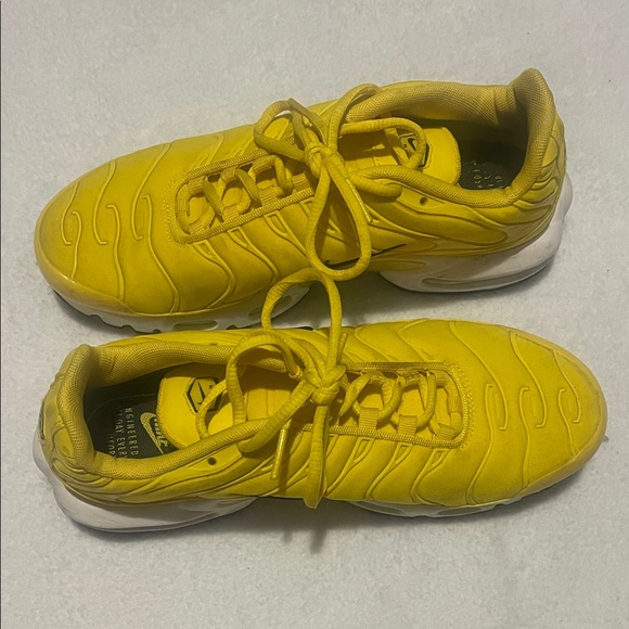 Women’s Nike Air Max Plus Yellow and White - Picture 2 of 5